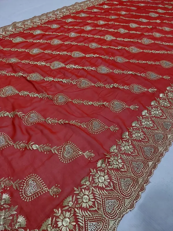 Red_Embroidered_Saree_for_Women