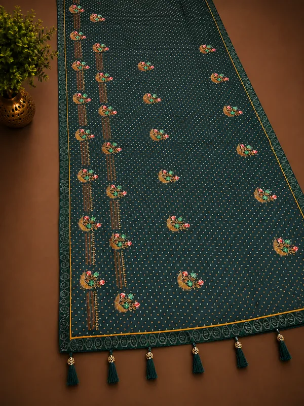 Green_Bandhani_Saree_with_zarkan_work