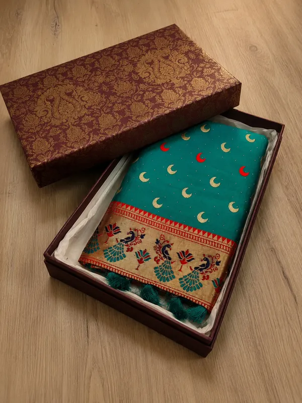 Teal_Traditional_Motif_Saree_for_Women