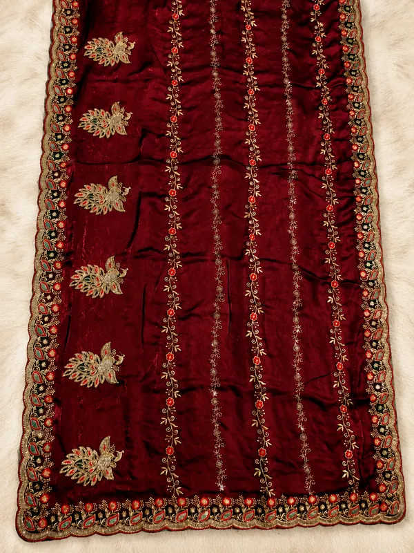 Maroon_fandi_double_shade_saree_with_zarkan_stone_work