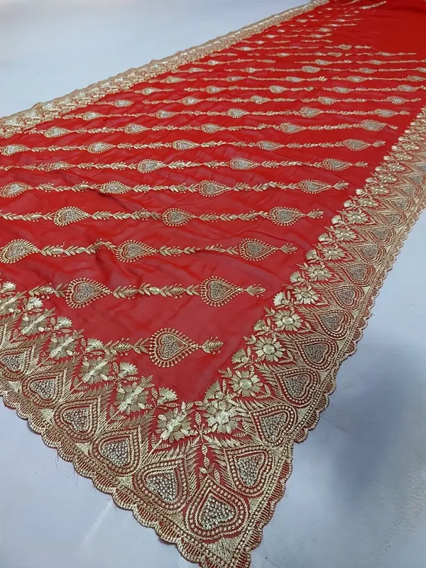 Red_Embroidered_Saree_for_Women