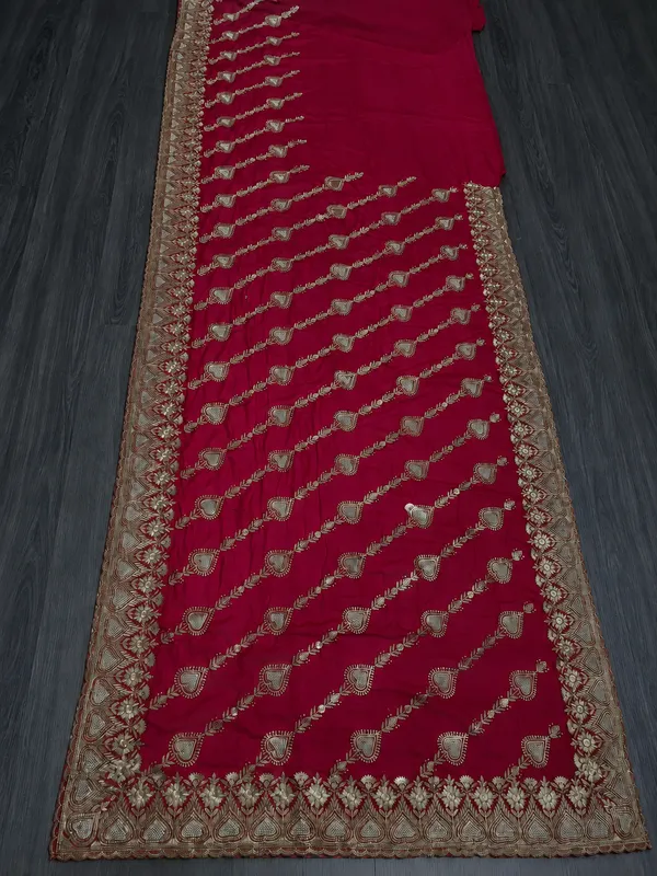 Pink_fandi_chiffon_fabric_saree_with_heavy_embroidey_work_with_siroski_work