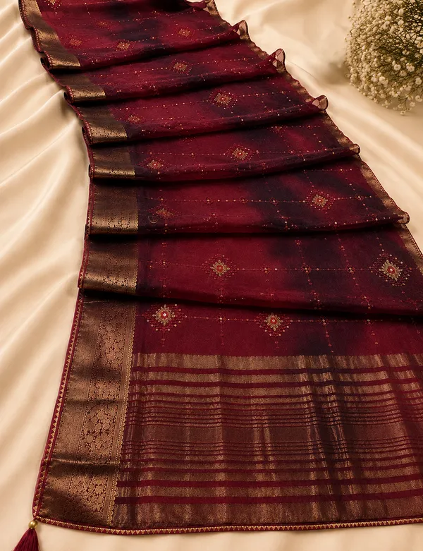 Pink_organza_Saree_with_satari_work_For_Women