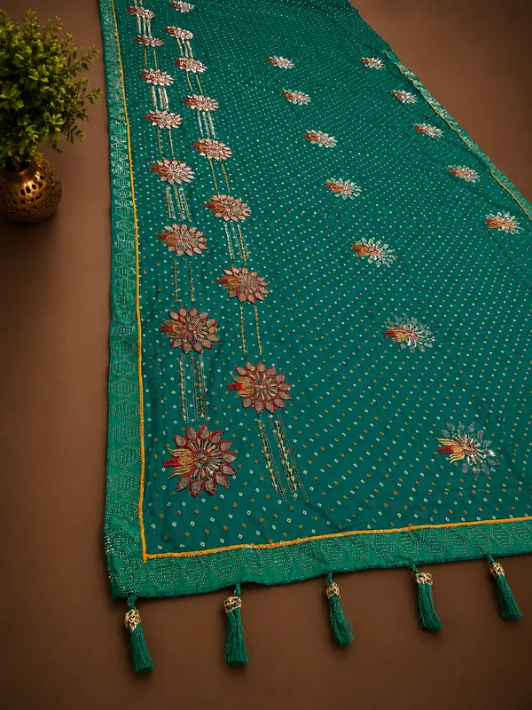 Green_Bandhani_Saree_with_zarkan_work