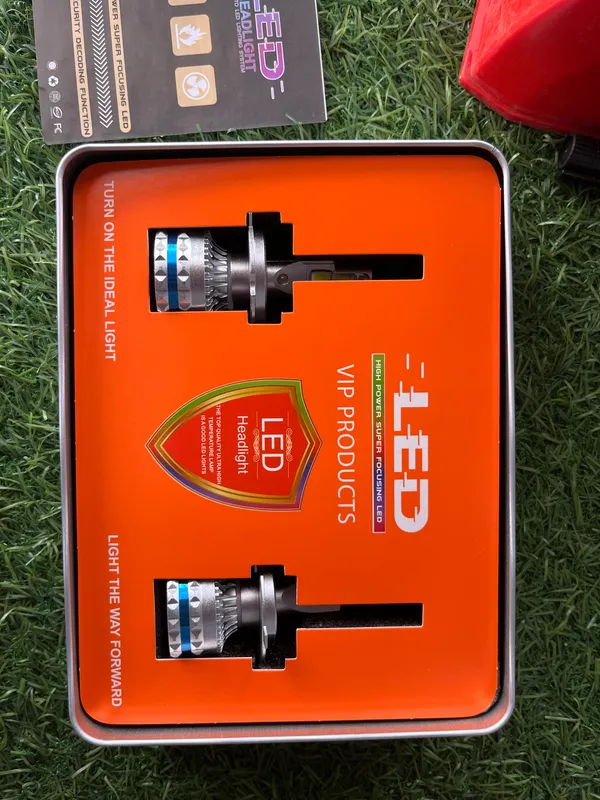 R220_Premium_LED_Headlight_Bulb_Kit_(Pair)_–_220W,_22,000LM