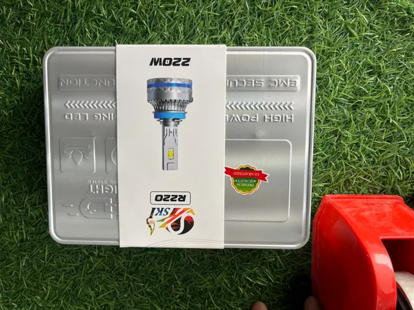 R220_Premium_LED_Headlight_Bulb_Kit_(Pair)_–_220W,_22,000LM