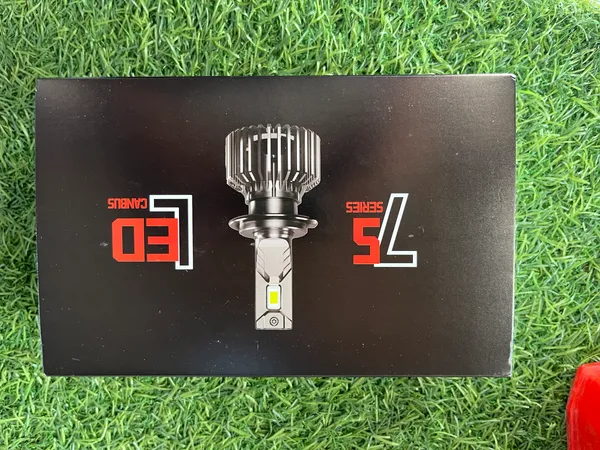 LED_Canbus_9-32V_Automotive_Headlight_Bulb_H4