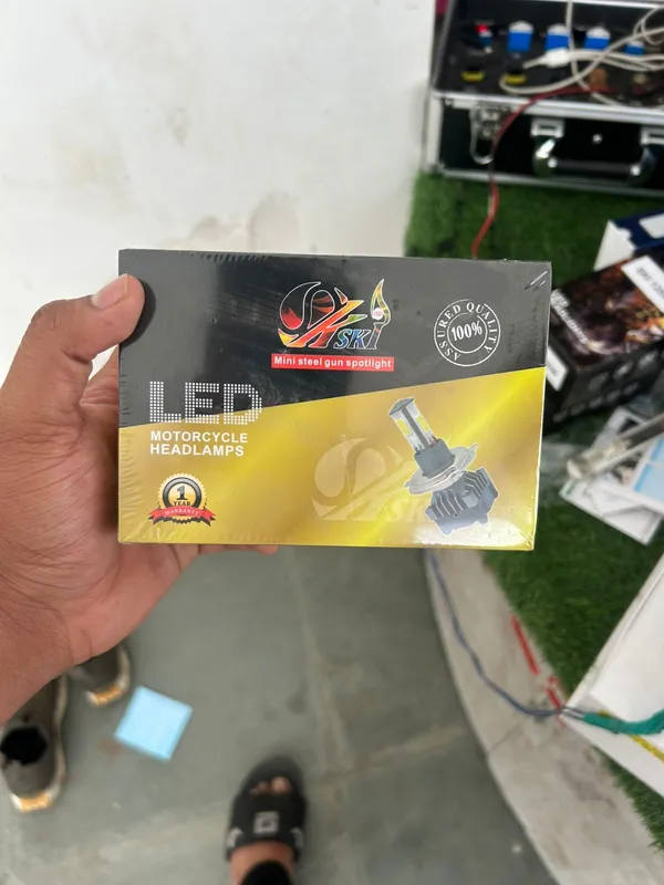 XSKI_LED_Motorcycle_Headlamp_dual_colour_white_and_yellow