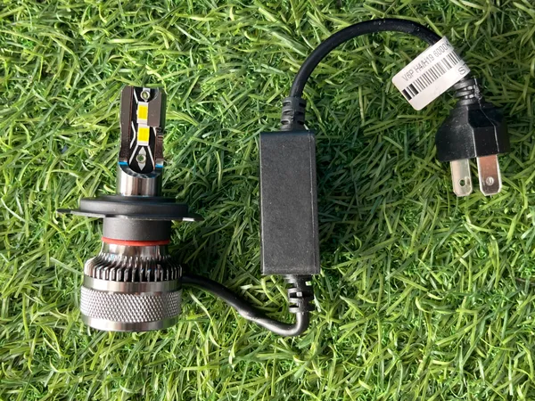 LED_CANBUS_Automotive_LED_Headlight_Bulb_Set_(Pair)_–_180W,_6000K,_IP68_Waterproof
