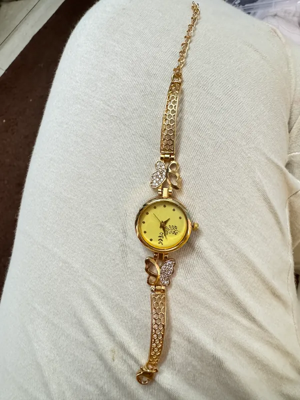 Gold_Brass_Premium_Watch_For_Women
