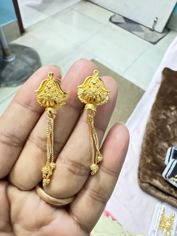 Gold_Brass_Premium_Earrings_For_Women