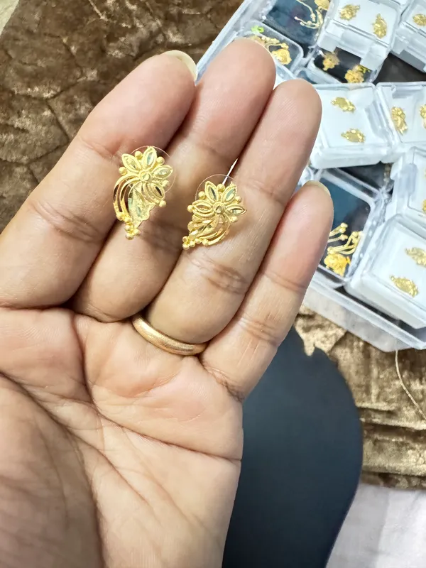 Gold_Brass_Premium_Traditional_Earrings_For_Women