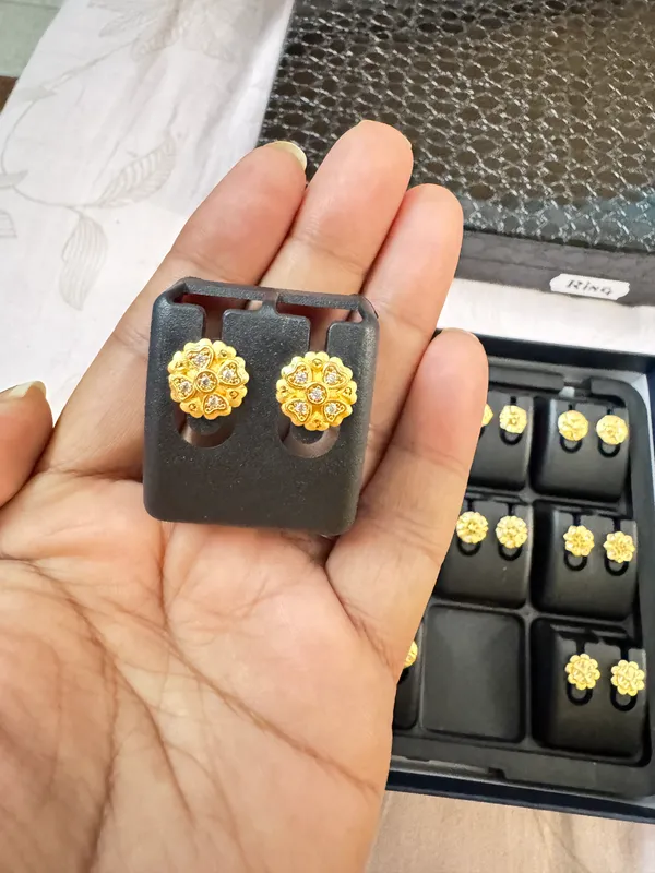Gold_Brass_Premium_Earrings_For_Women