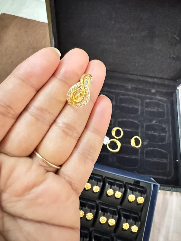 Gold_Brass_Premium_Ring_For_Women