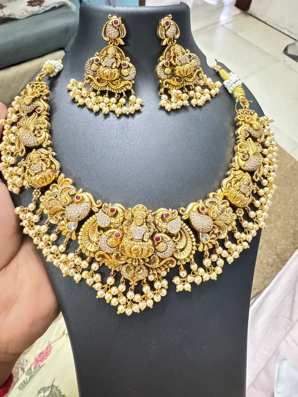 Gold_Brass_Premium_Traditional_Necklace_With_Earrings_For_Women
