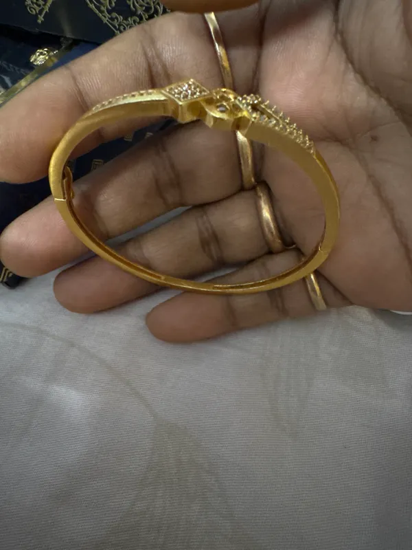 Gold_Brass_Premium_Bracelet_For_Women