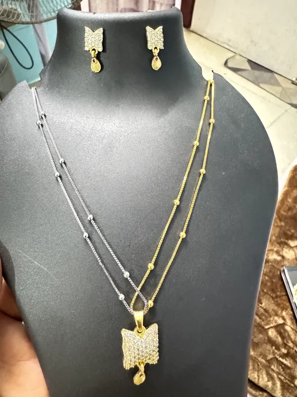Gold_Brass_Premium_Pendant_With_Chain_For_Women