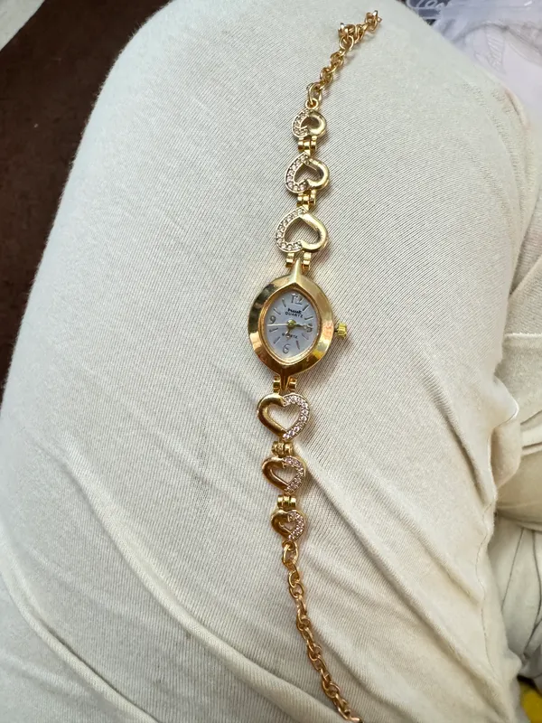 Gold_Brass_Premium_Watch_For_Women