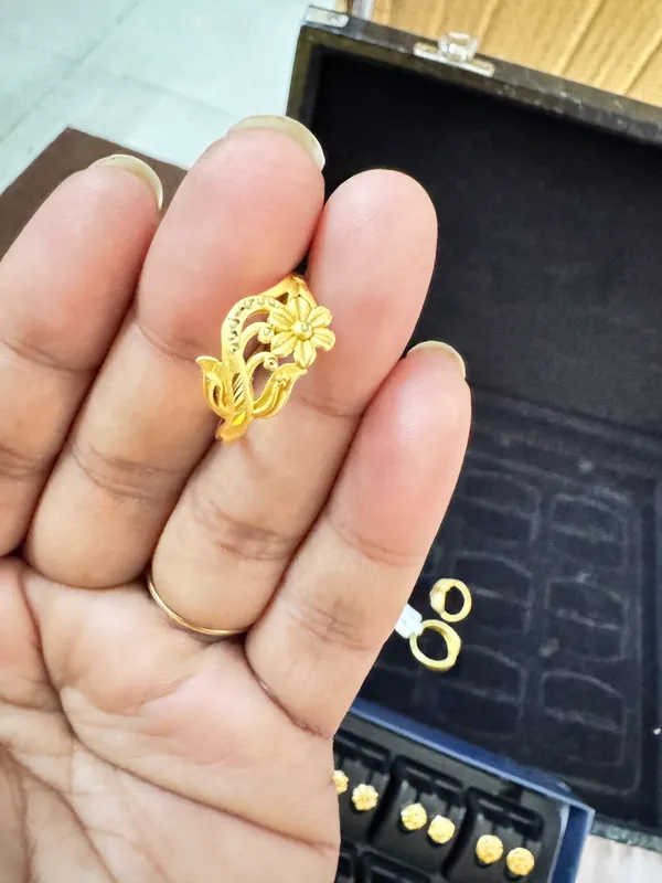 Gold_Brass_Premium_Ring_For_Women