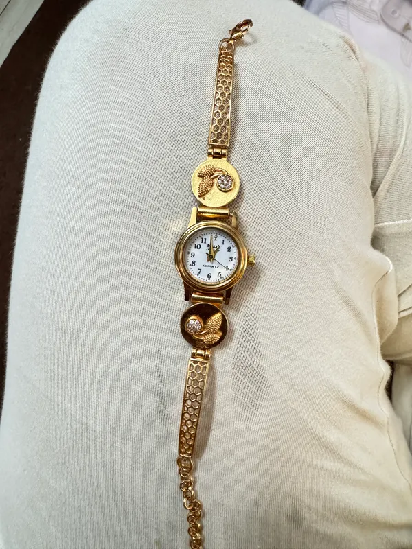 Gold_Brass_Premium_Fashion_Watch_For_Women