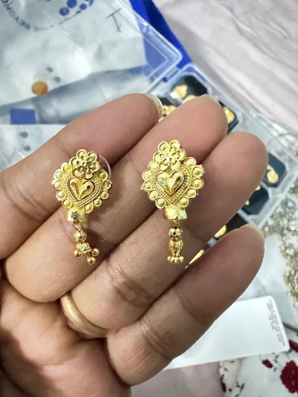 Gold_Brass_Premium_Traditional_Earrings_For_Women