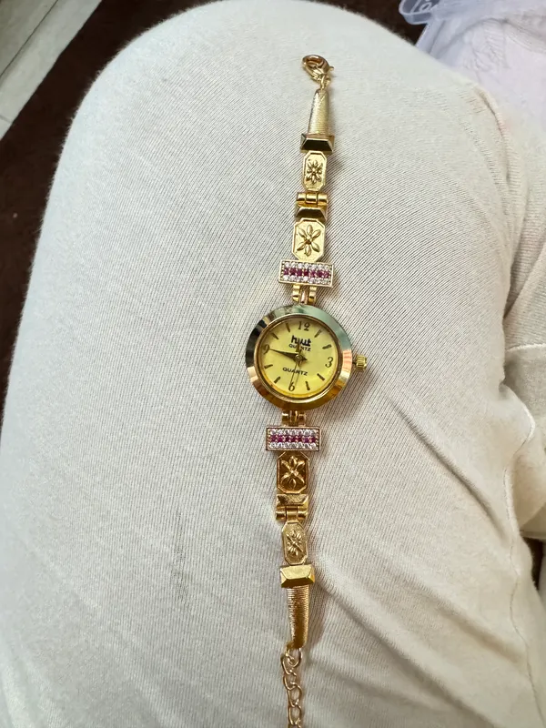 Gold_Brass_Premium_Watch_For_Women