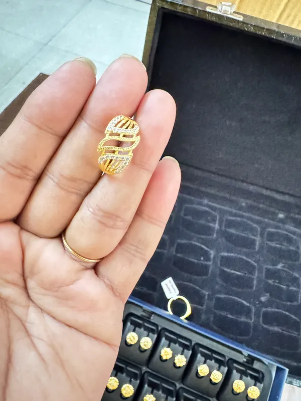 Gold_Brass_Premium_Ring_For_Women