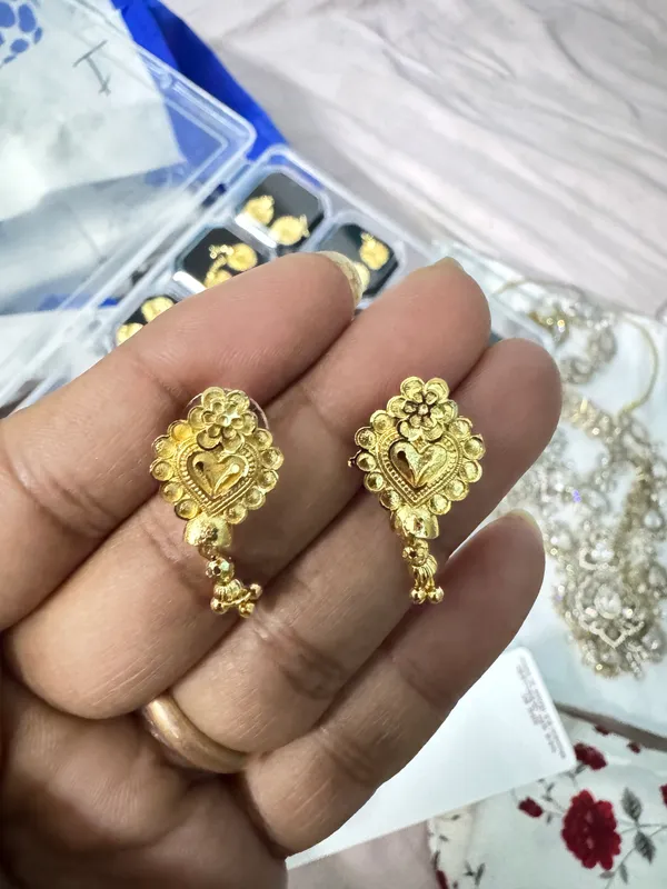 Gold_Brass_Premium_Earrings_For_Women