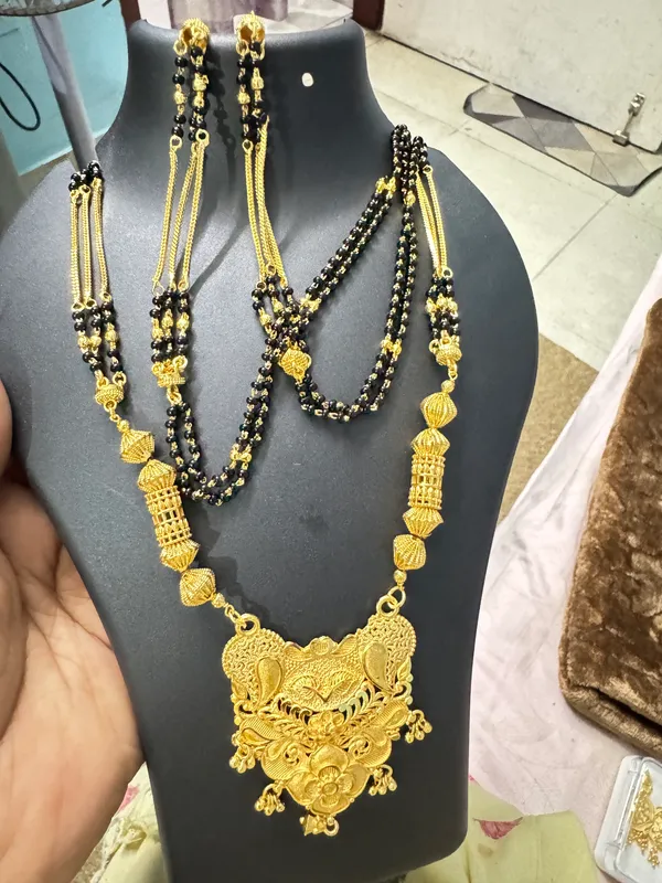 Gold_Brass_Premium_Traditional_Mangalsutra_For_Women