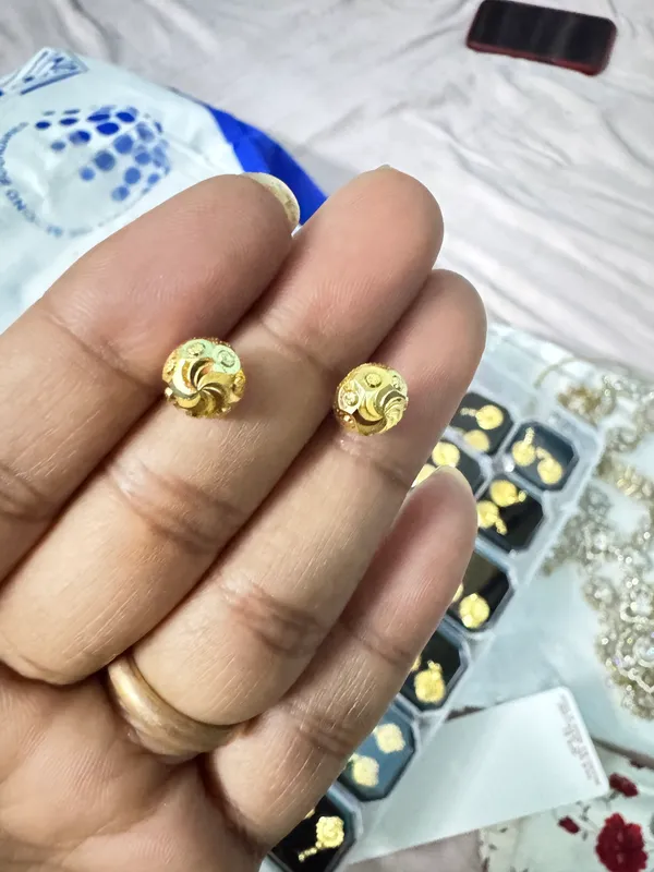 Gold_Brass_Premium_Classic_Earrings_For_Women