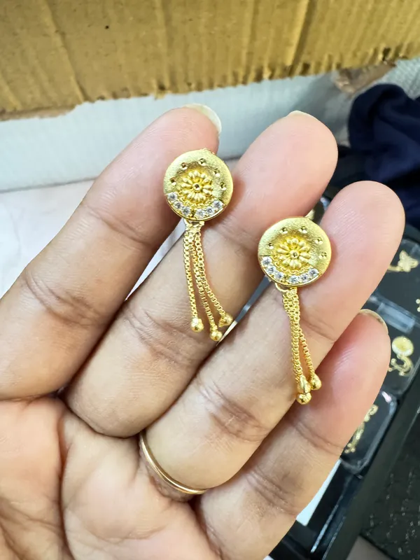 Gold_Brass_Premium_Earrings_For_Women