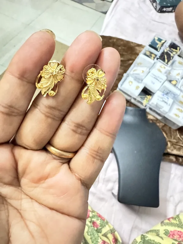 Gold_Brass_Premium_Traditional_Earrings_For_Women