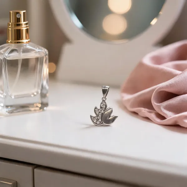 925_Sterling_Silver_Platinum_Finish_Floral_Leaf_Pendant
