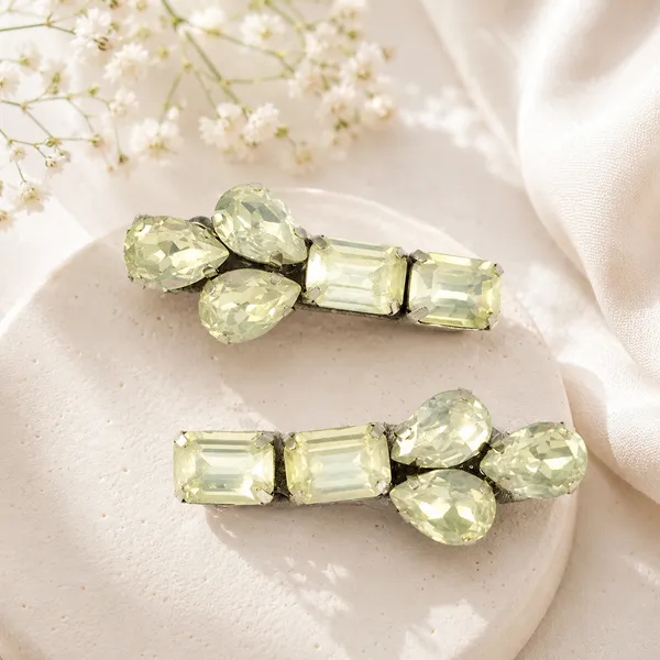 Crystal_Elegance_Gemstone_Hair_Clip_Set