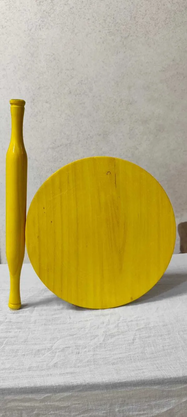 Premium_Wooden_Chakla_Belan_Set_Yellow_Finish_Round_Roti_Board_Rolling_Pin_Board