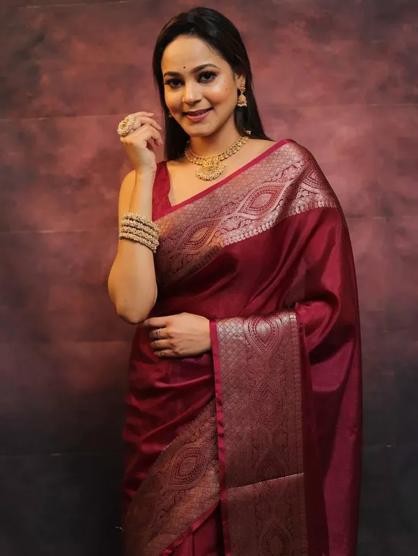 Maroon_Woven_Traditional_Saree_for_Women