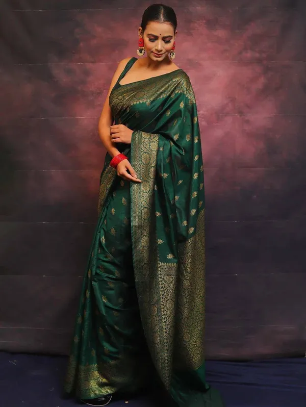 Green_Silk_Traditional_Saree_for_Women