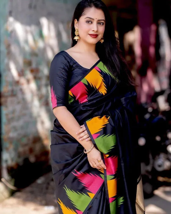 Black_Abstract_Print_Saree_for_Women