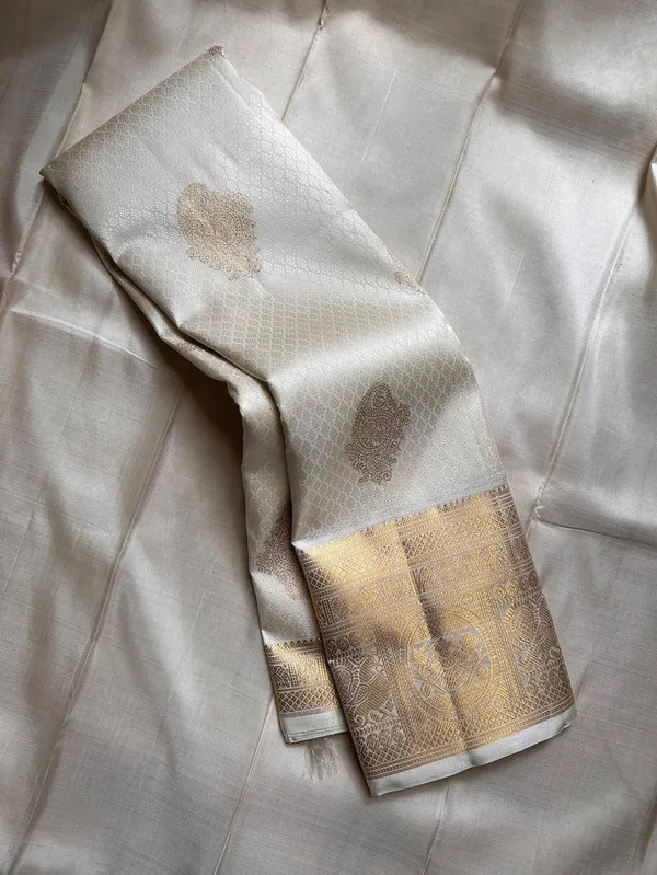 Cream_Woven_Traditional_Saree_for_Women