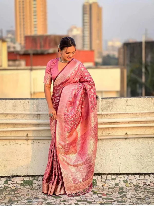 Pink_Floral_Print_Saree_for_Women