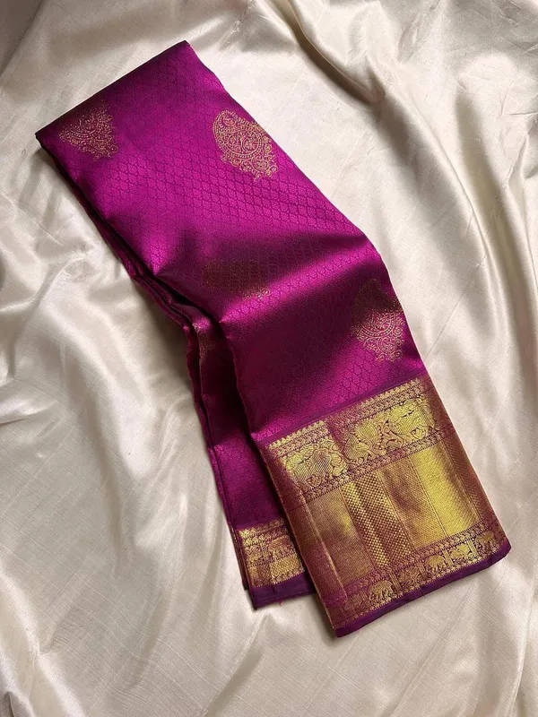 Magenta_Woven_Saree_for_Women