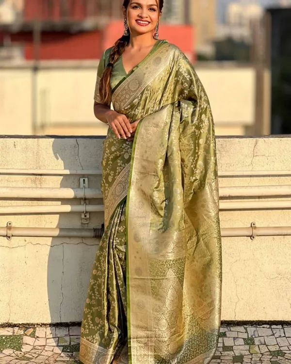 Olive_Green_Traditional_Saree_for_Women