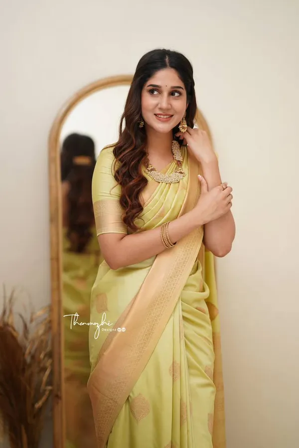 Lime_Green_Traditional_Saree_for_Women
