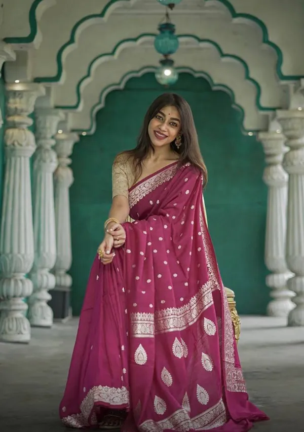 Magenta_Traditional_Saree_for_Women