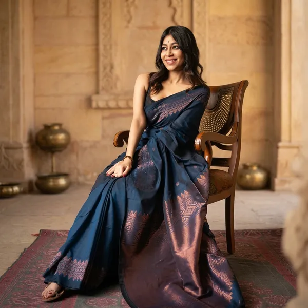 Navy_Blue_Litchi_Silk_Woven_Contrast_Border_Saree_For_Women