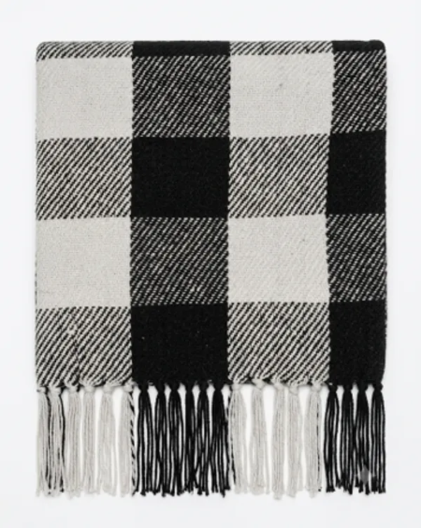 Black_And_White_Checkered_Fringed_Throw_For_Home