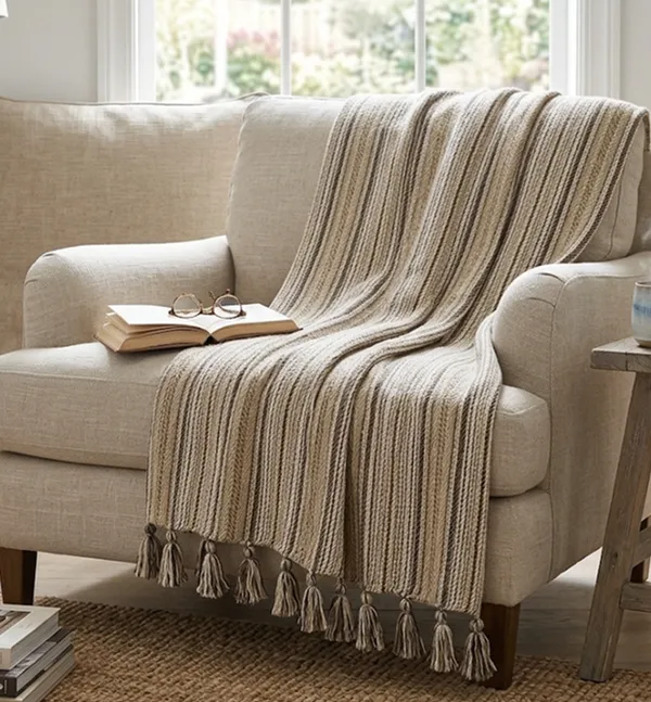 HandLoom_Cedar_Ribbed_Cotton_RC_Throw_with_attached_tassels
