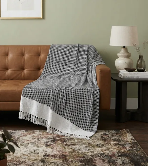 Handloom_Onyx_Grid_100%_Pure_Cotton_Throw_with_Self_Fringes