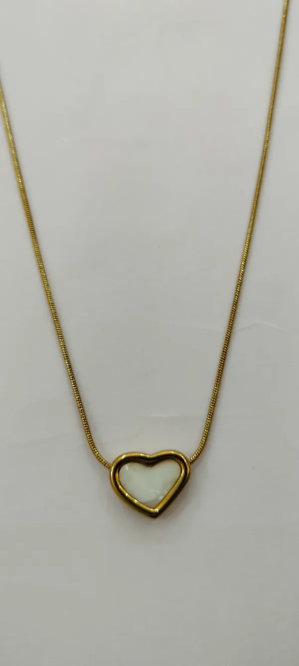 Gold_Tone_Heart_Pendant_Necklace_for_Women