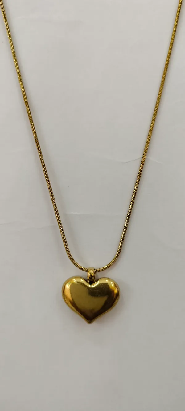 Gold_Tone_Heart_Pendant_Necklace_for_Women